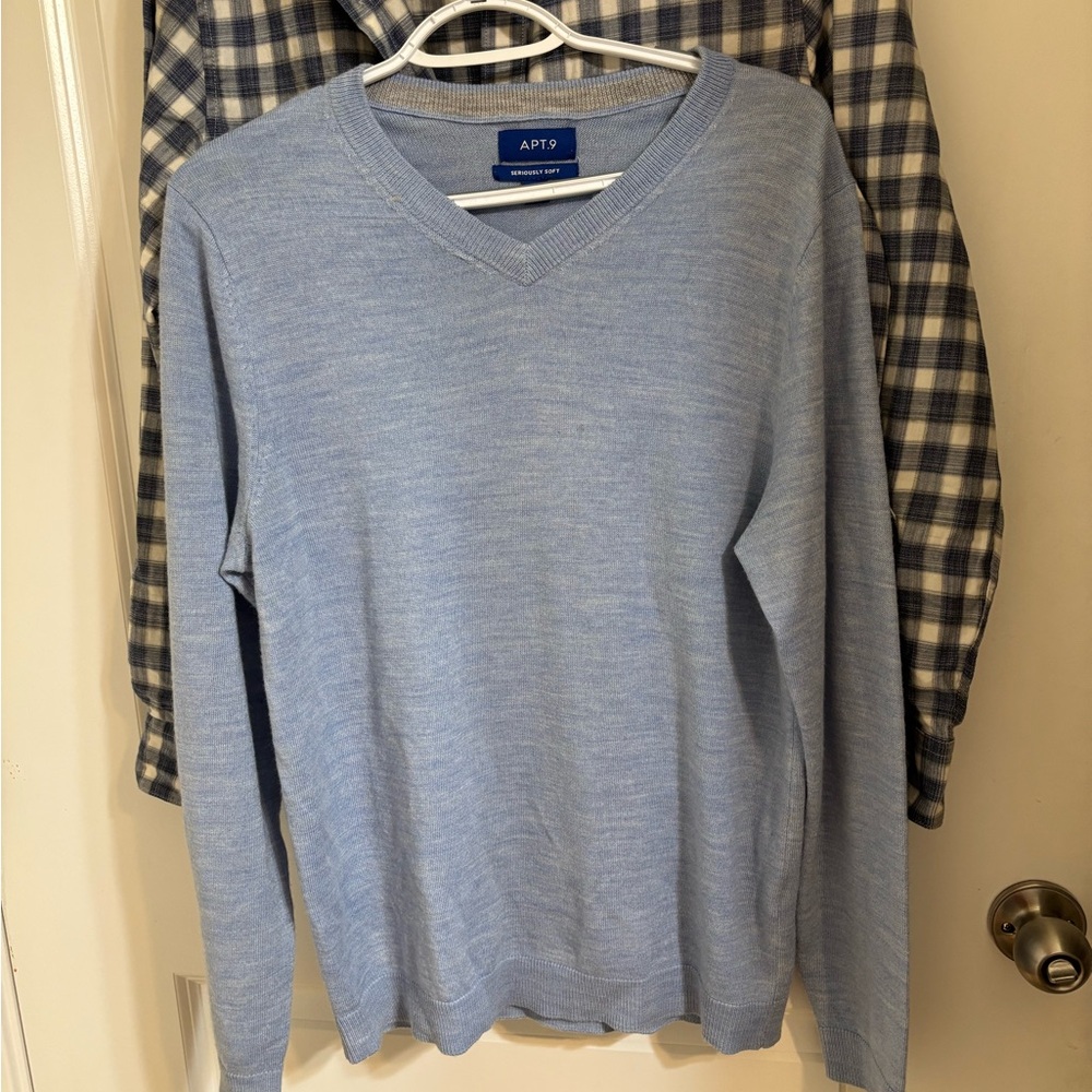 Apt. 9 Men's Light Blue Sweater 30%Merino Wool. Seriously soft